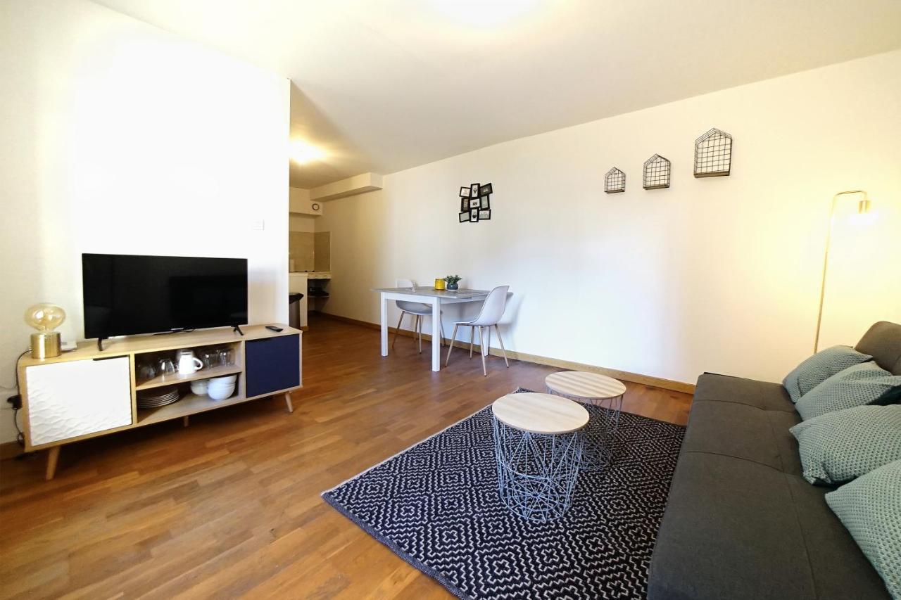 Appartement Au Coeur De Cours La Ville Luaran gambar