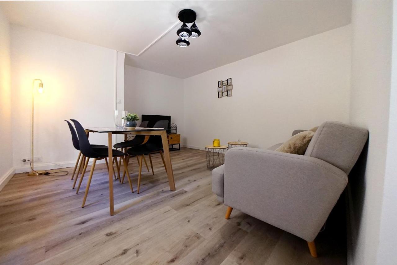 Appartement Au Coeur De Cours La Ville Luaran gambar