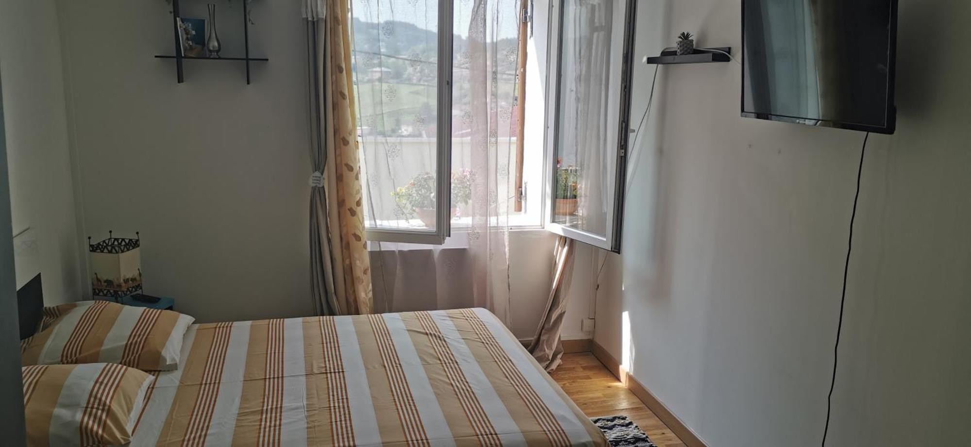 Appartement Au Coeur De Cours La Ville Luaran gambar