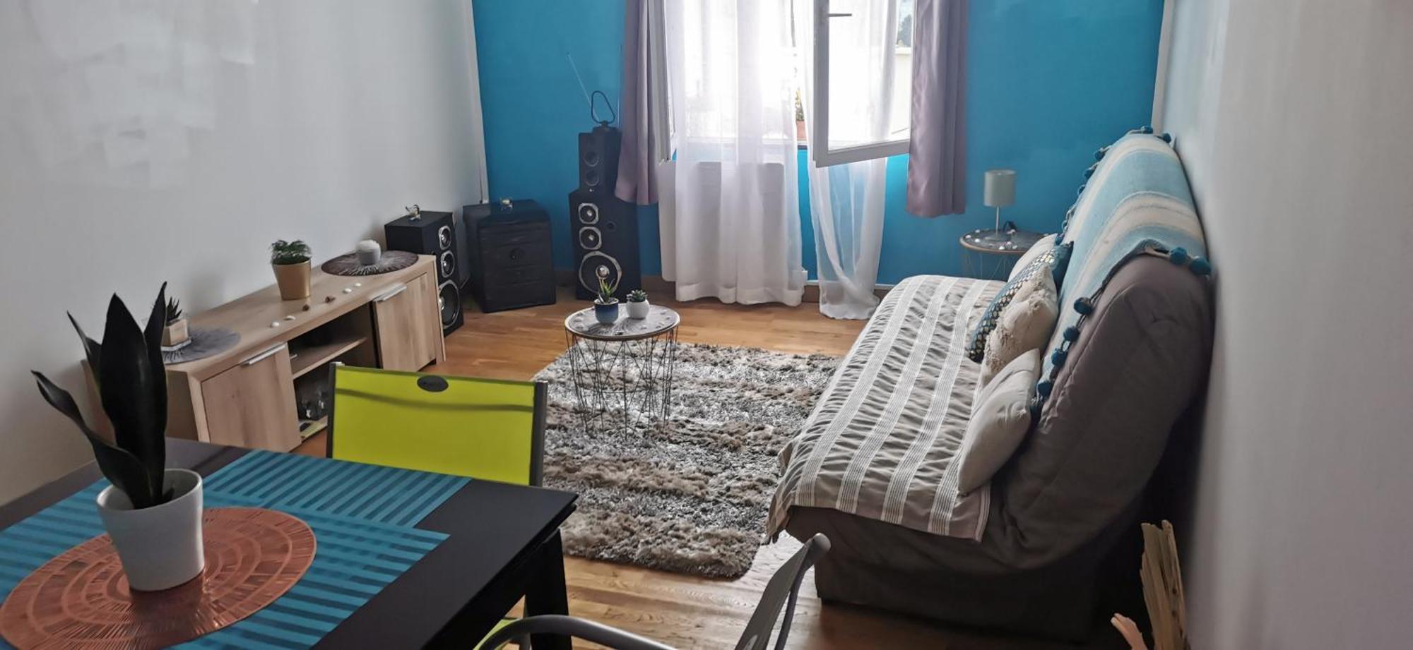 Appartement Au Coeur De Cours La Ville Luaran gambar